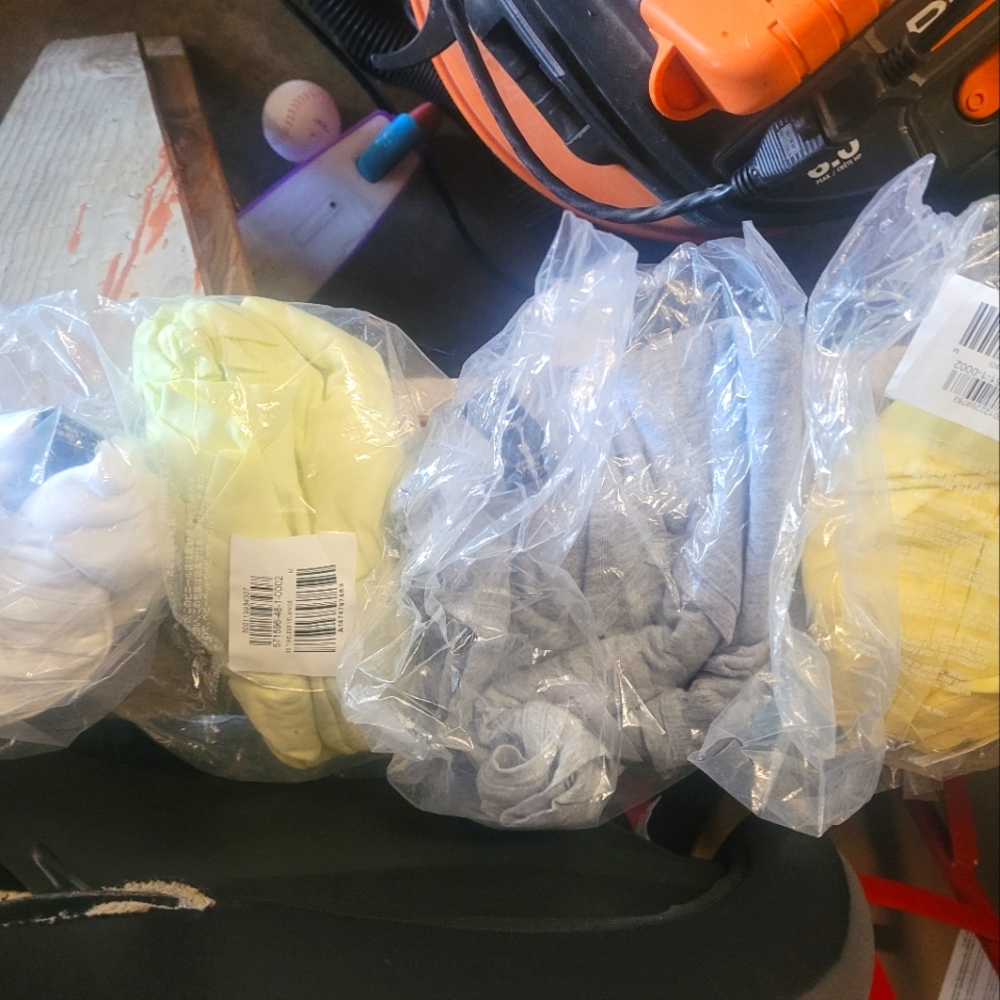 Banana Republic Timeless tee V neck bundle of 4! New with tags